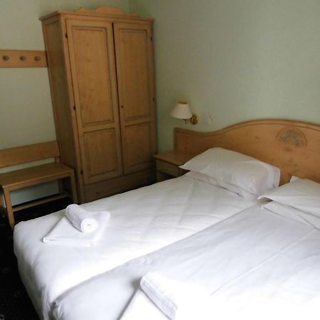 Hotel Residence Valverde เกรสโซเนย์-ลา-ตรีนีเต ภายนอก รูปภาพ