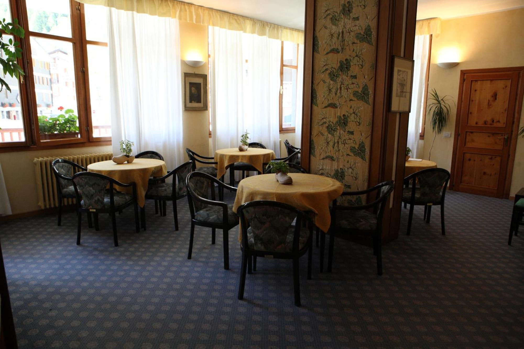 Hotel Residence Valverde เกรสโซเนย์-ลา-ตรีนีเต ภายนอก รูปภาพ