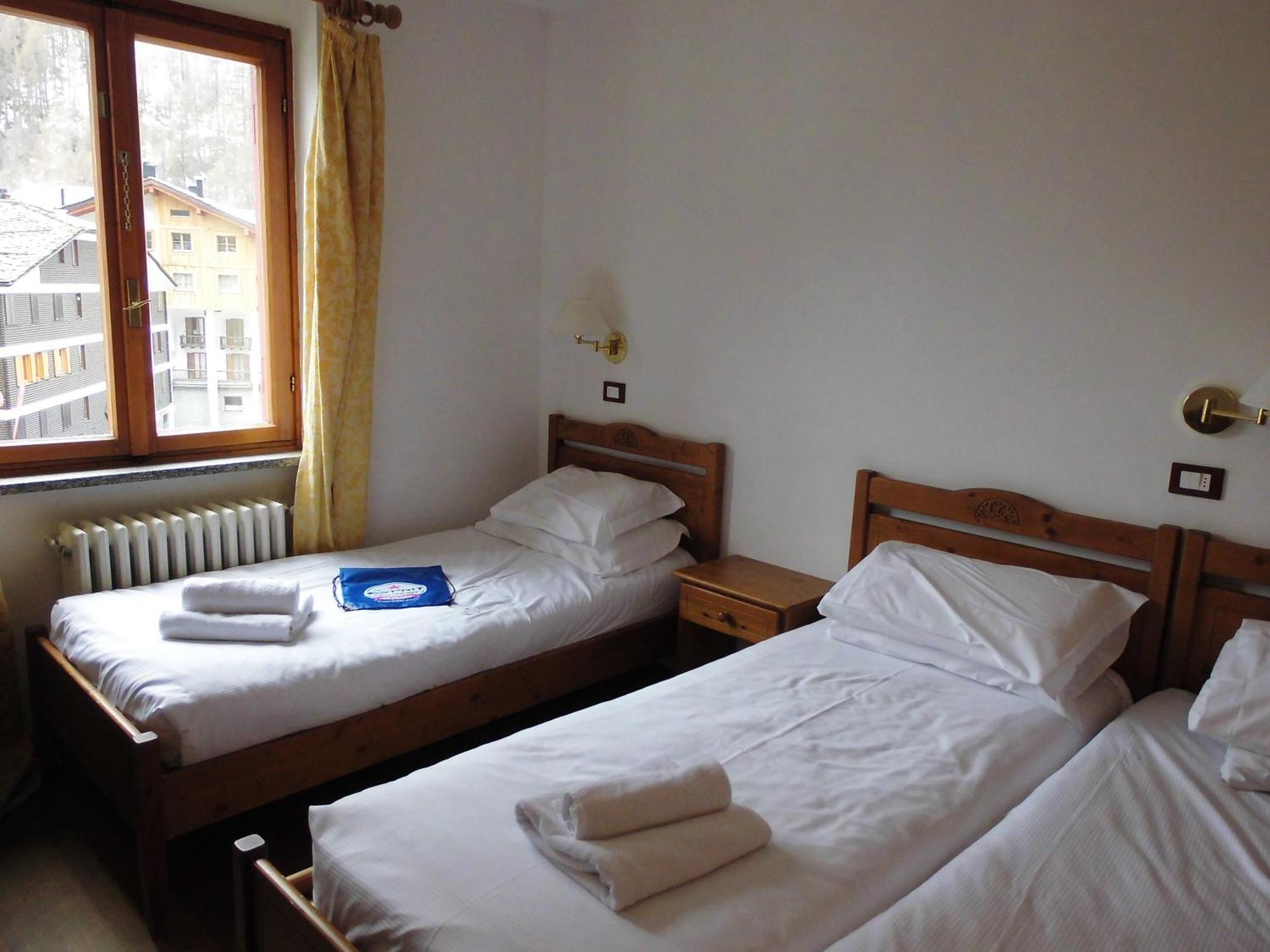 Hotel Residence Valverde เกรสโซเนย์-ลา-ตรีนีเต ภายนอก รูปภาพ