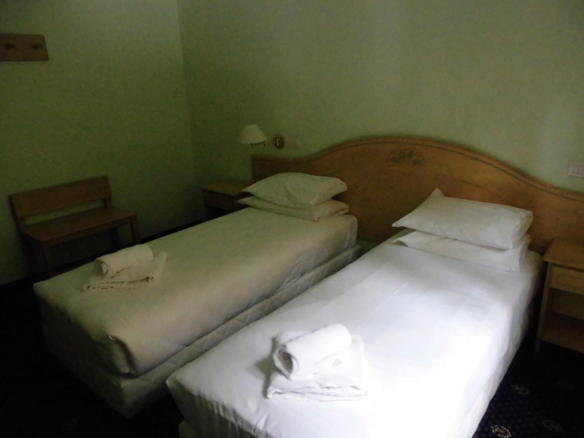 Hotel Residence Valverde เกรสโซเนย์-ลา-ตรีนีเต ภายนอก รูปภาพ
