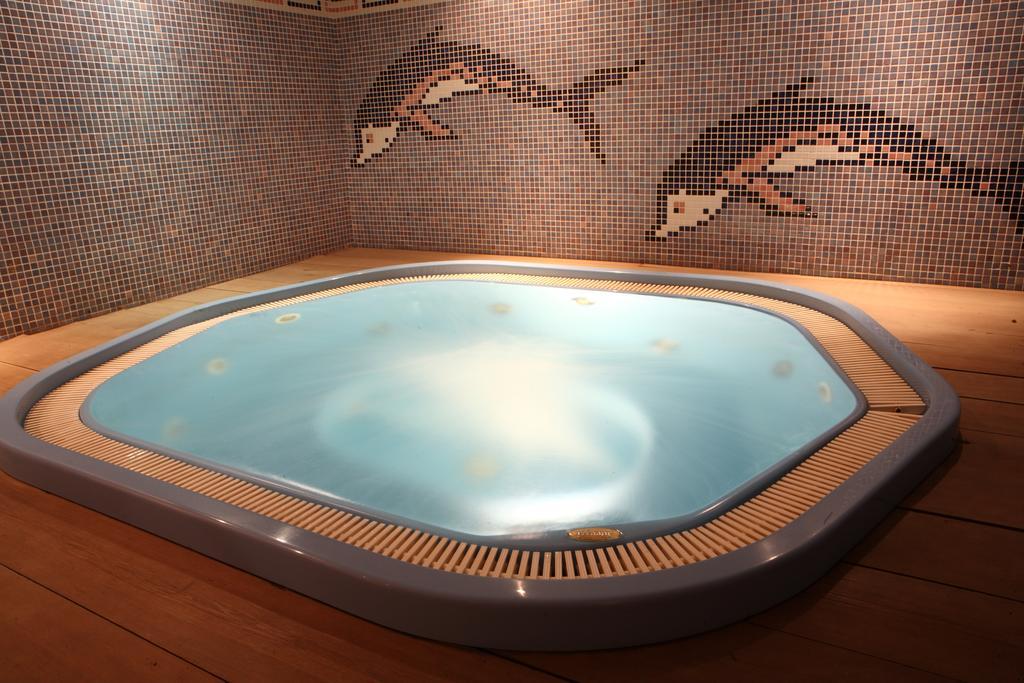 Hotel Residence Valverde เกรสโซเนย์-ลา-ตรีนีเต ภายนอก รูปภาพ